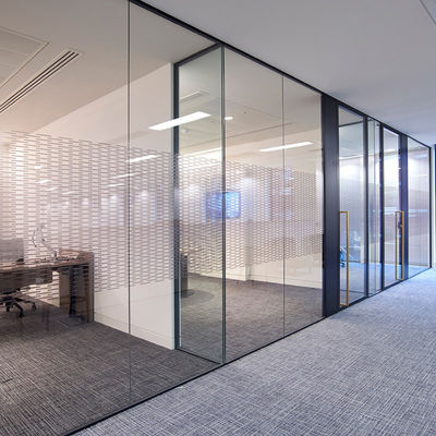 Niestandardowe Office Glass Office Partitions Oszczędność przestrzeni Frosted Glass Partition
