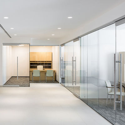 Przemysłowe przeszkody szklane dźwiękoszczelne Łatwe utrzymanie i czyszczenie