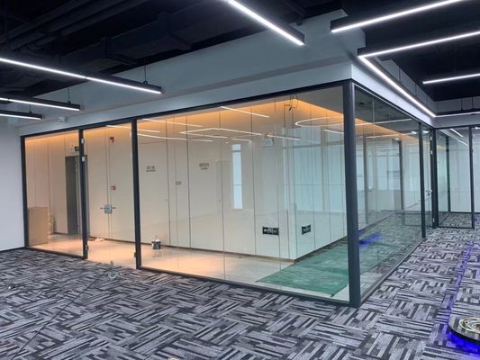 Bezpieczeństwo Aluminiowe ramy swingowe drzwi dostosowane z powłoką fluorowęglową