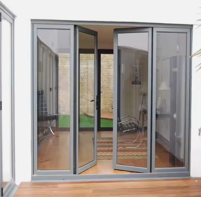 Dwukrotnie osadzone aluminiowe ramy swingowe, nowoczesny design ze szkłem hartowanym.