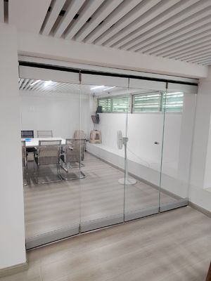 Odporne na tajfuny aluminiowe składane drzwi