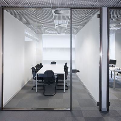 Ochrona prywatności Komercyjne ściany szklane dostosowywalne do nowoczesnego projektu