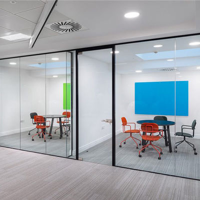 Nowoczesny design grube ramy szklane ściany biurowe ze szkłem hartowanym
