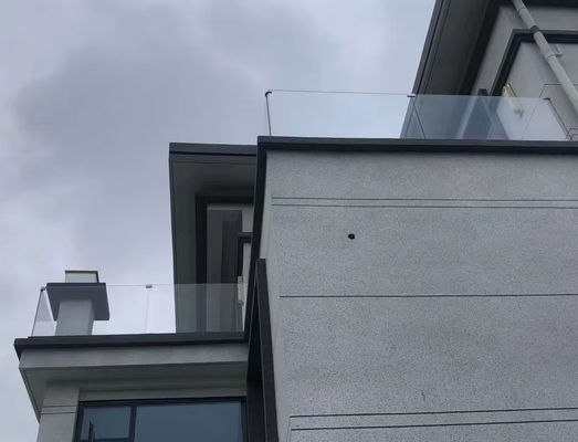 Balkon Aluminium U Channel Szklane Relowanie Zrównoważona balustrada U Channel
