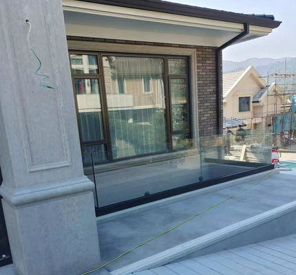 Balkon Aluminium U Channel Szklane Relowanie Zrównoważona balustrada U Channel