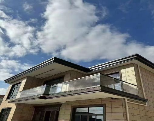 Elastyczna aluminiowa balustrada ze szkła bez ramki