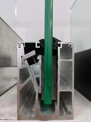 Aluminiowa balustrada szklana U-kanału odporna na warunki pogodowe