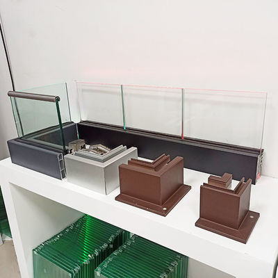 Zastosowalna 12 mm aluminiowa bariera szklana 304 SS balustrada szklana bez ramy