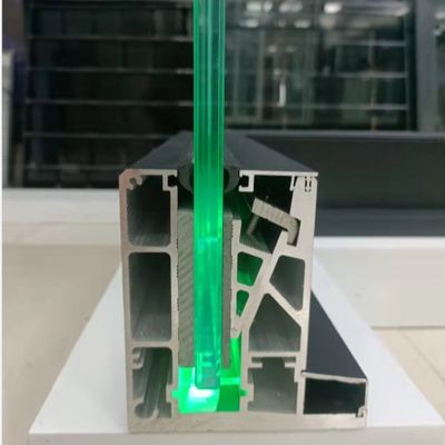 Kolorowe światło LED szkło laminowane U Channel System Szklane balustrady do patio