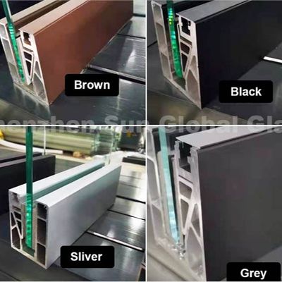 Nowoczesny projekt U Channel Glass Railing o grubości szkła 8-16 mm i ponad 5-letniej gwarancji do użytku wewnętrznego / zewnętrznego