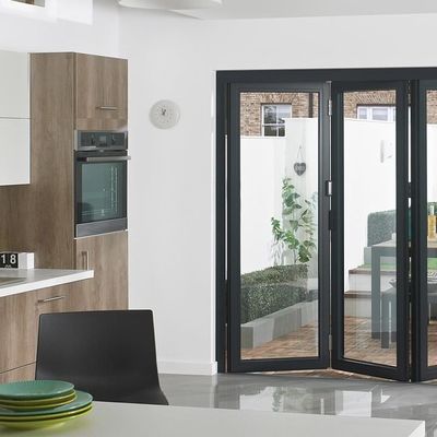 Okna składane z aluminiowego szkła i złotych dębów dla centrów kongresów