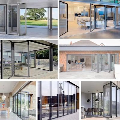 Bezpieczny mechanizm zamykania Aluminiowe składane drzwi szklane w kolorze srebrnym/białym/czarnym/spersonalizowane dla instytucji edukacyjnych