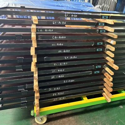 Dwuskrzydłowe, przeszklone, przezroczyste drzwi, wytrzymałe, izolowane termicznie