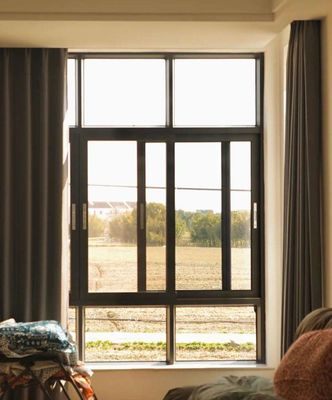 Okna przesuwne aluminiowe z przegrodą termiczną, odporne na wiatr, z osłoną przeciwsłoneczną i szkłem hartowanym