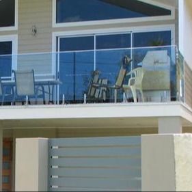 Niestandardowy czarny powłok bez ramy U Channel Szklany Reling z 12 mm twardą balustradą szklanej