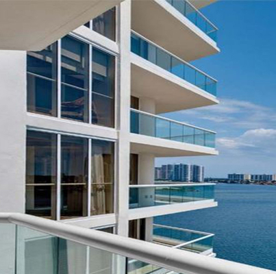 Anty-huraganowe, hartowane, laminowane szklane balustrady zewnętrzne na balkon
