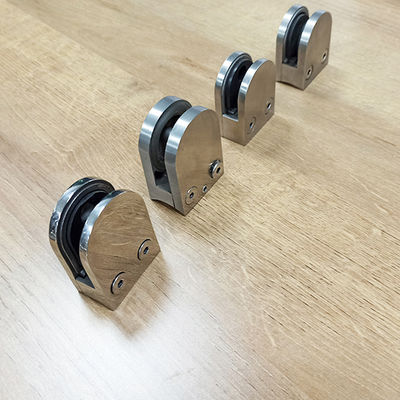 Bezramkowy panel ze szkła hartowanego Rękawica schodowa regulowalna konstrukcja uchwyt łukowy Klampa 304 316