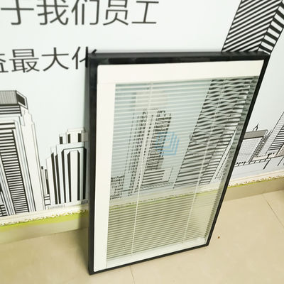 Podwójnie oszklone, izolowane lamele żaluzji, uszczelnienie okna skrzynkowego z wewnętrznymi akcesoriami do rolet między szybami