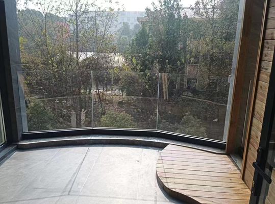 Kompaktowe aluminiowe balustrady szklane